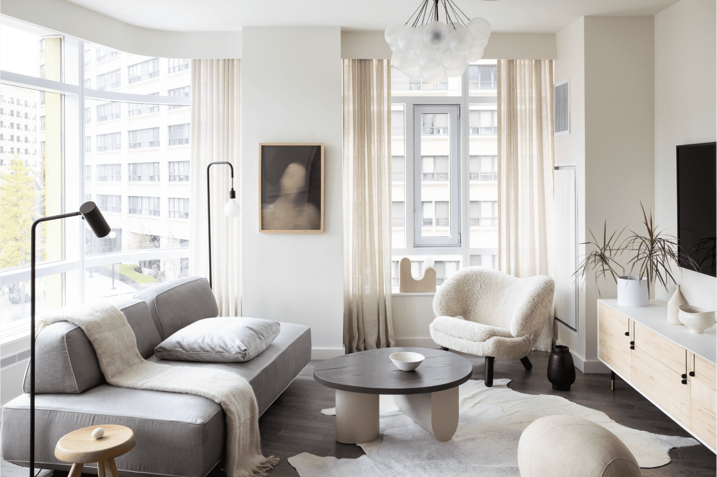 How to Decorate a Small Living Room – Smart Design Guide (2026)