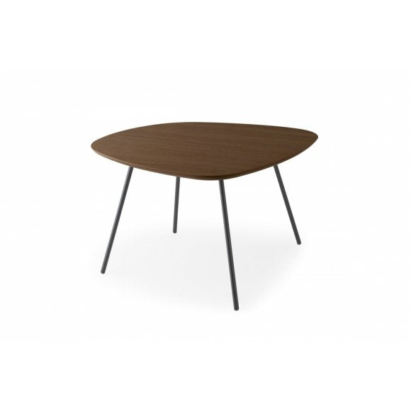 TWEET Coffee table with shaped top and metal base, d66 cm