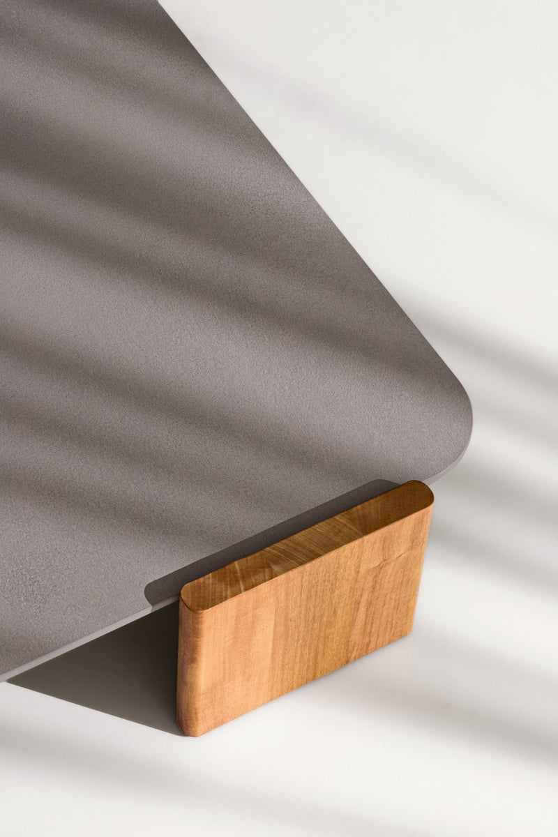 TAO Outdoor coffee table with stoneware top