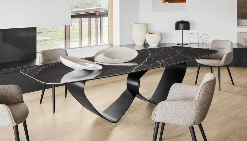 BREEZE Stol s eliptičnom pločom koja se ne izvlači i bazom od oblikovanog lima