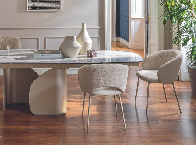 ANIME Padded armchair with metal legs