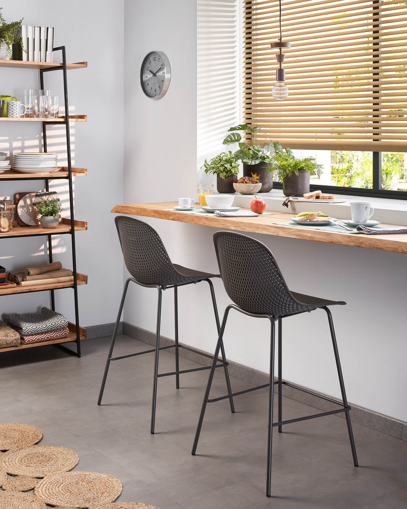 QUINBY Barska stolica u sivoj boji, visine 75 cm