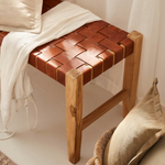 CALIXTA klupa od kože i punog mahagonija s crnom završnom obradom 120 cm