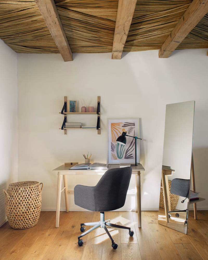 MADINA Uredska stolica