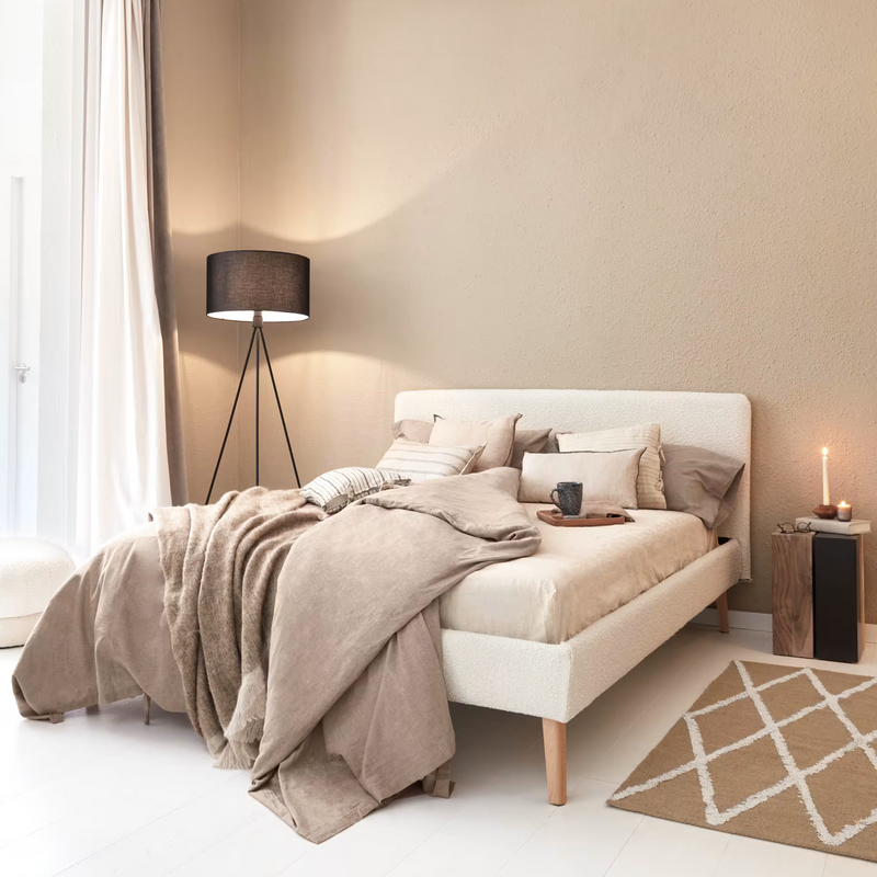 KWANGO Pomoćni stol od punog drva tikovine i metala, 29 x 29 cm