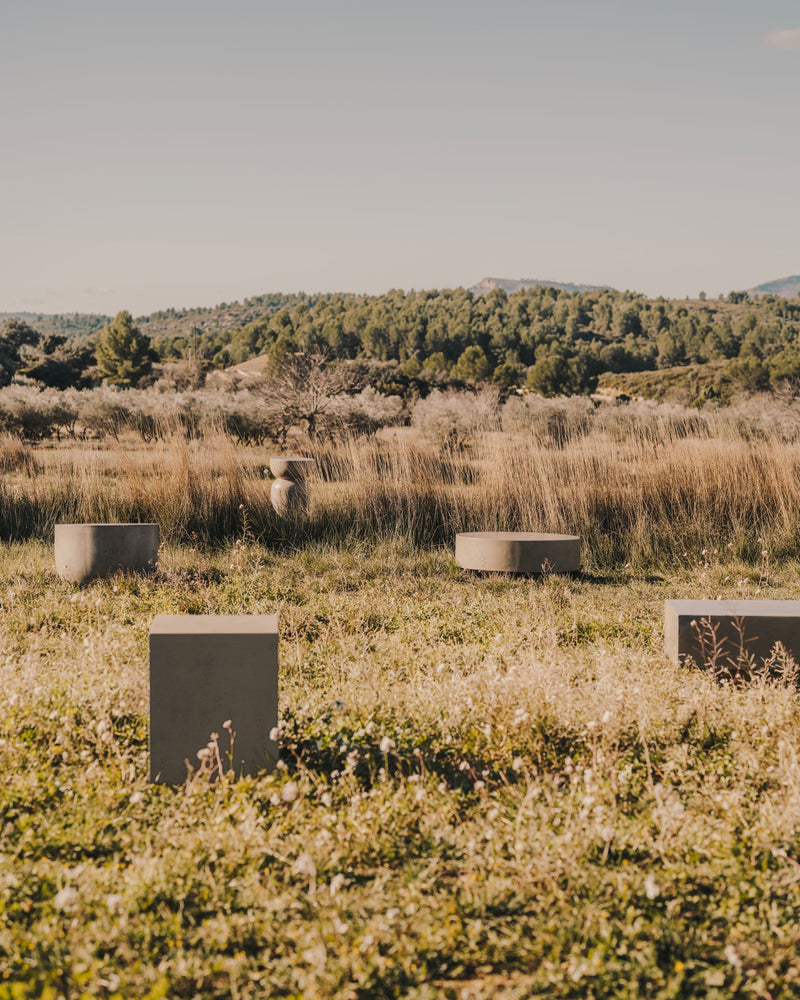 GARBET Okrugli stolić od cementa, Ø 32 cm