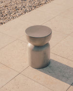 GARBET Okrugli stolić od cementa, Ø 32 cm