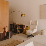 MADALI Metalna podna svjetiljka sa završnim slojem od mesinga i bijelog mramora