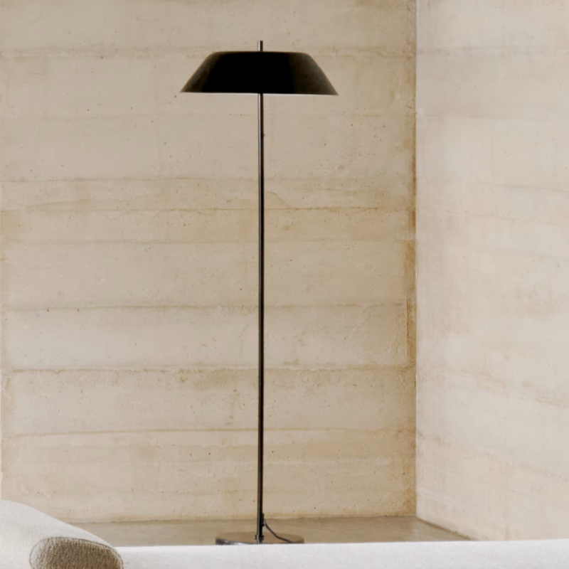 SAYRA Podna lampa izrađena od crnog mramora i metala u crnoj boji