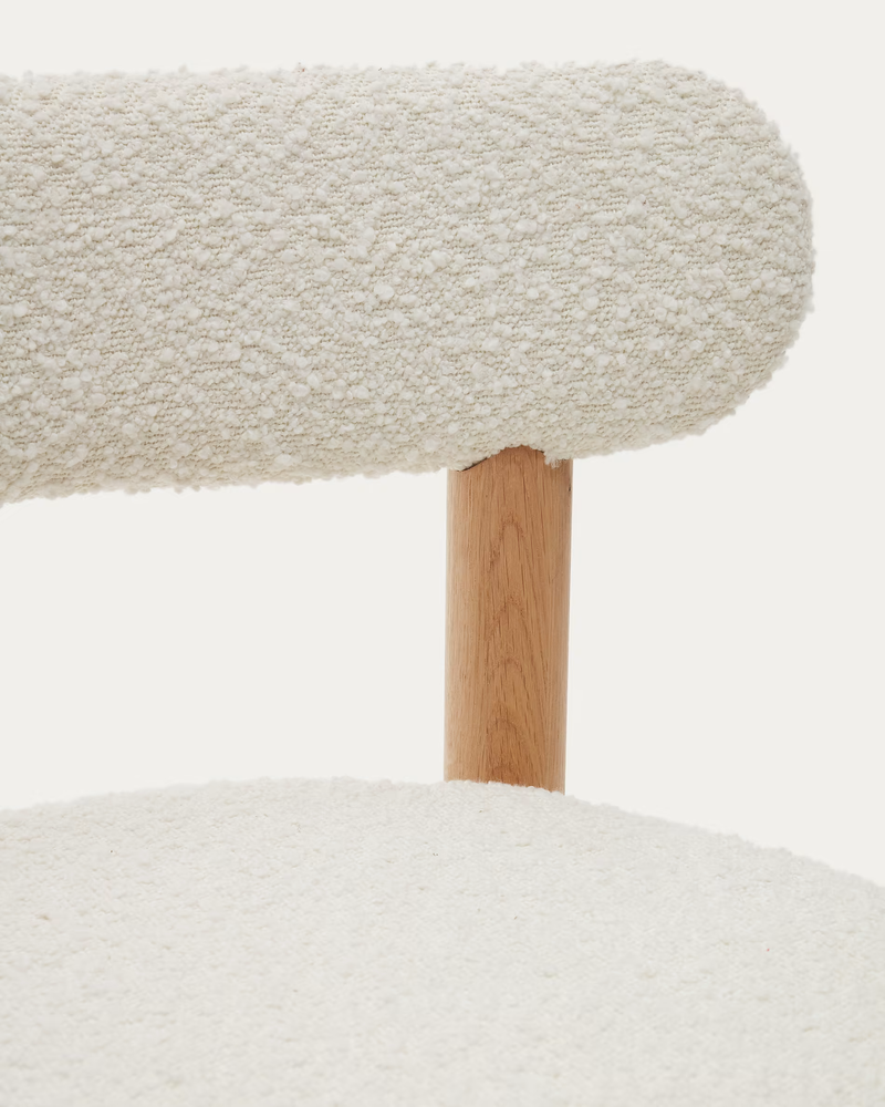 NEBAI chair in white fleece and solid oak wood structure with natural finish