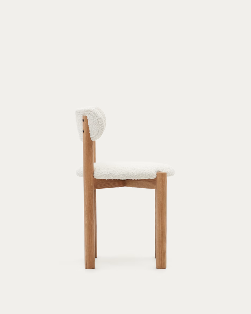 NEBAI chair in white fleece and solid oak wood structure with natural finish