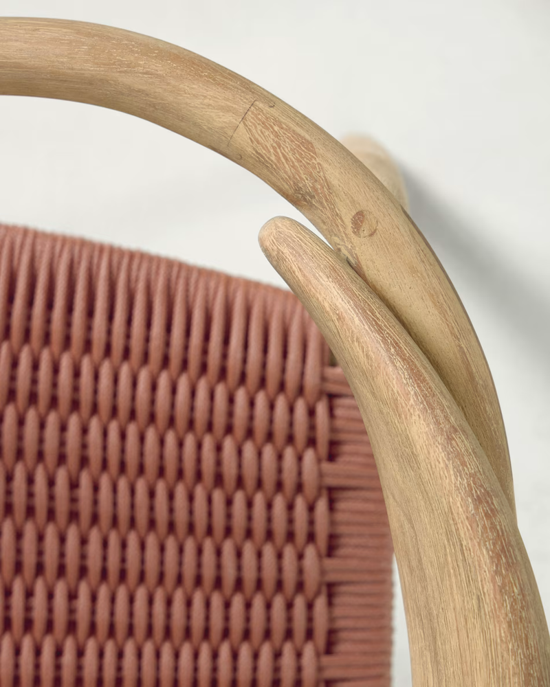 NINA stolica koja se može složiti od punog drva akacije i sjedala od užeta od terakote