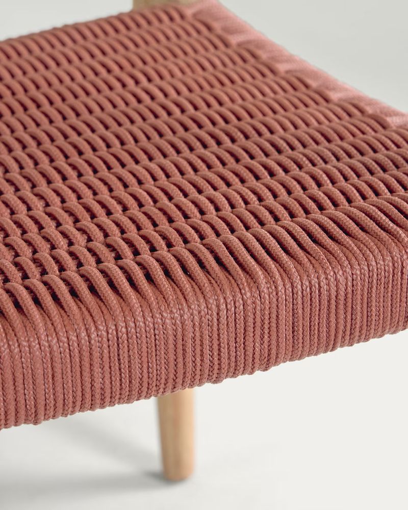 NINA stolica koja se može složiti od punog drva akacije i sjedala od užeta od terakote