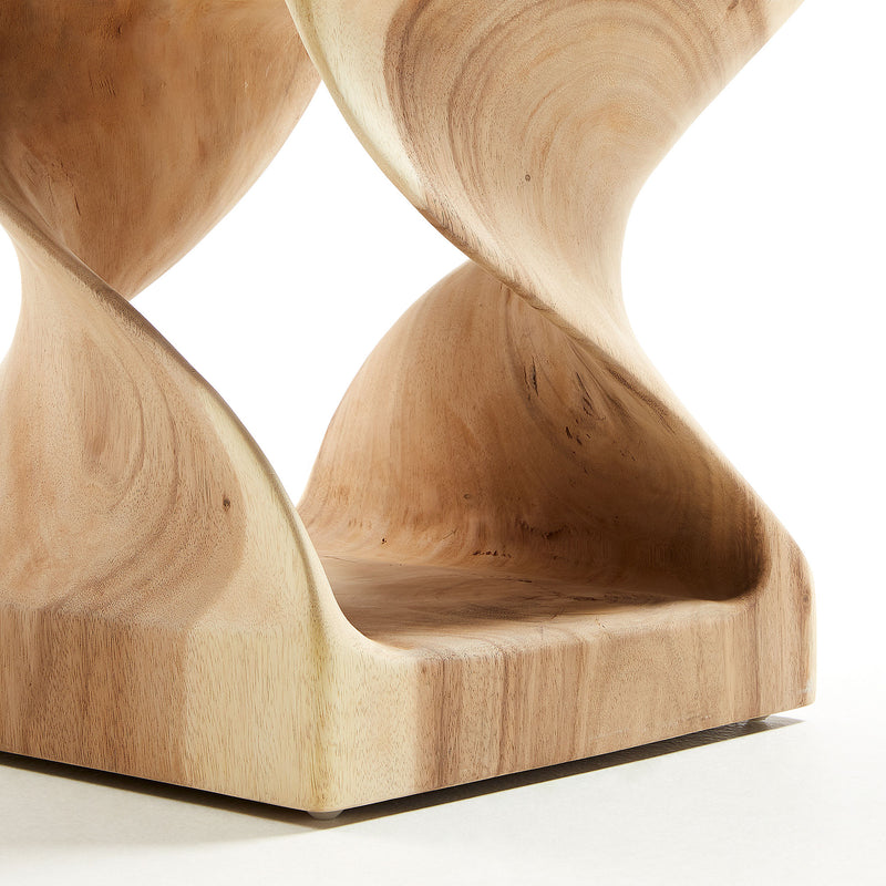 HAKON Pomoćni stol od punog kišnog drveta s rezbarenom unutrašnjošću, 30 x 30 cm