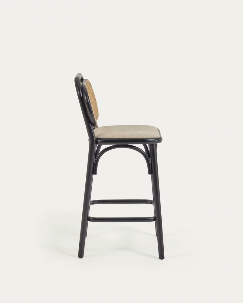 DORIANE Visoka stolica od punog brijesta s crnim lakiranom završnom obradom i tapeciranim sjedalom