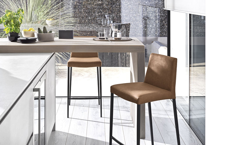 AIDA Stool with padded seat and metal frame