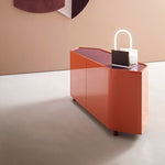 GIOBERG Komoda u mikaliziranom lakiranom sloju s 4 vrata i 4 drvene police