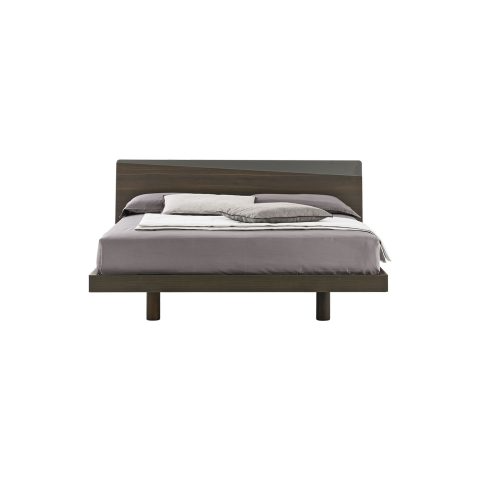 CHARLIE Wooden bed with floor-standing storage base