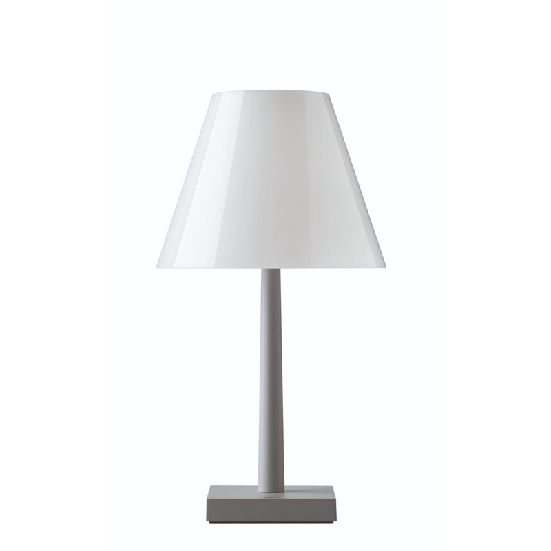 DINA+ A small LED table lamp