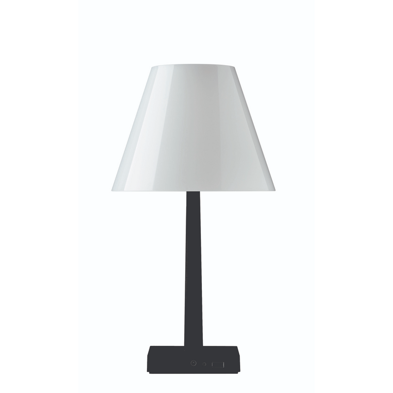 DINA+ A small LED table lamp