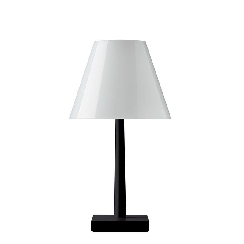 DINA T1 A small LED table lamp