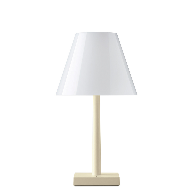 DINA T1 A small LED table lamp