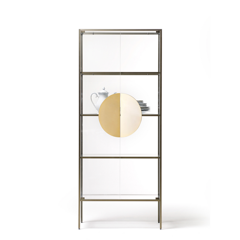 YANG Display cabinet in tempered glass with large ornamental handle