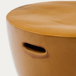 MESQUIDA Vanjski pomoćni stolić od keramike s glaziranom Mustard završnom obradom Ø 45 cm