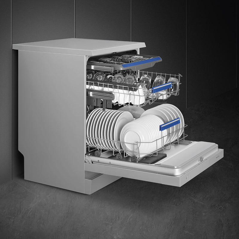 UNIVERSALE Free-standing dishwasher