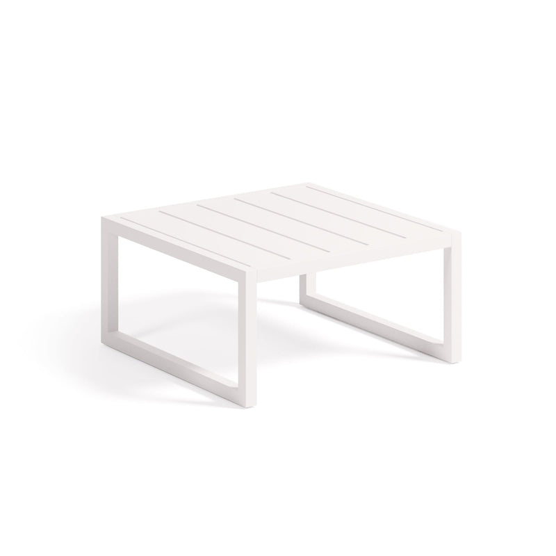 COMOVA 100% outdoor side table made from white aluminium, 60 x 60 cm