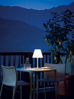 DINA+ A small LED table lamp