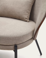 EAMY Light brown armchair in an ash wood veneer with a black finish and black metal