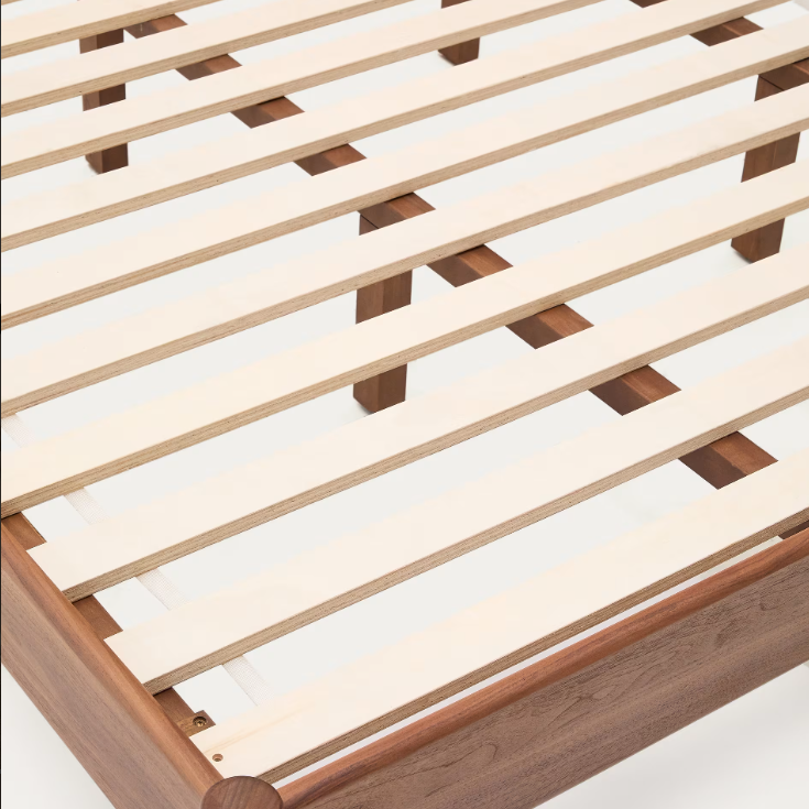 ELAN krevet od furnira i punog oraha za madrac veličine 160 cm