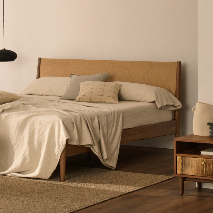 ELAN bed in veneer and solid walnut wood (180 cm matress)