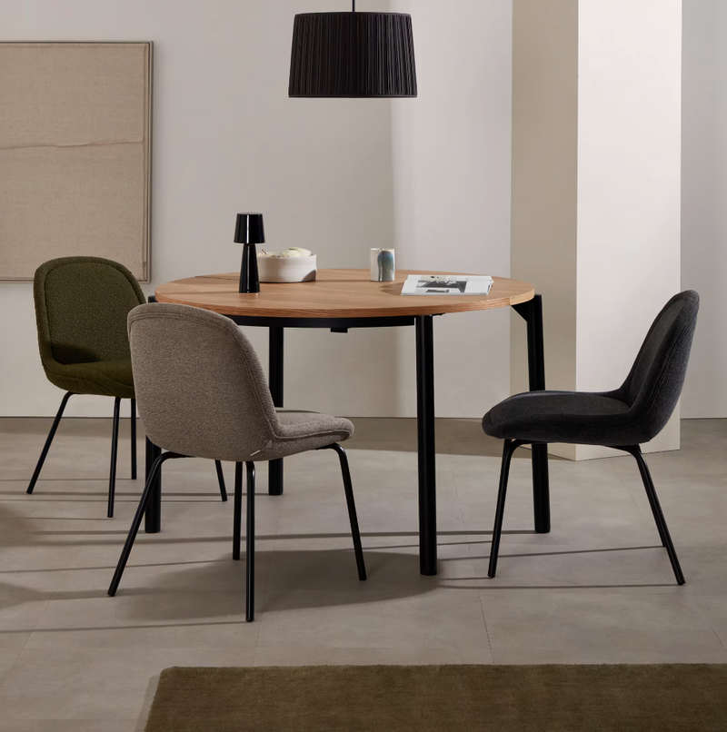 MONTUIRI Okrugli stol na razvlačenje od hrastovog furnira i čeličnih nogu