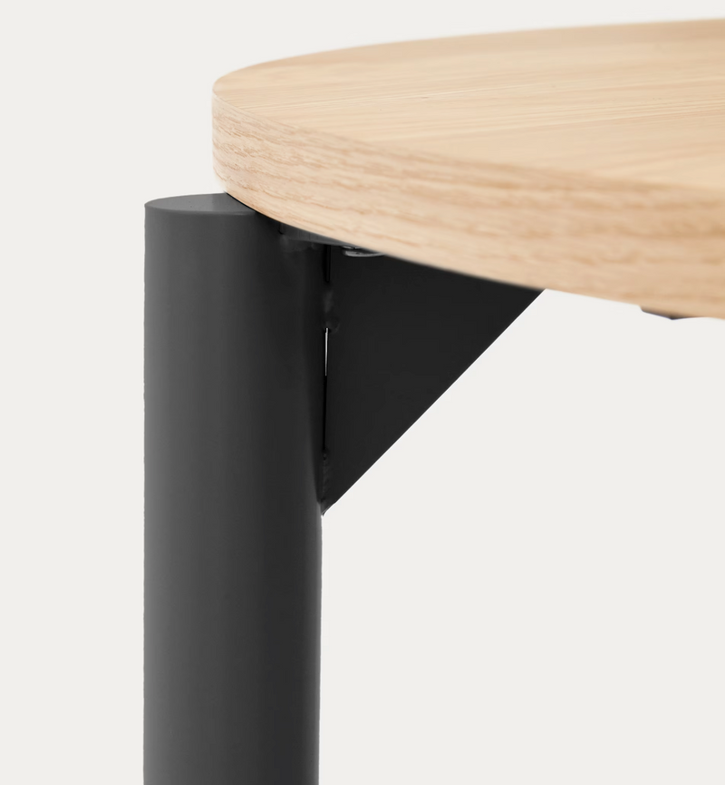 MONTUIRI Okrugli stol na razvlačenje od hrastovog furnira i čeličnih nogu