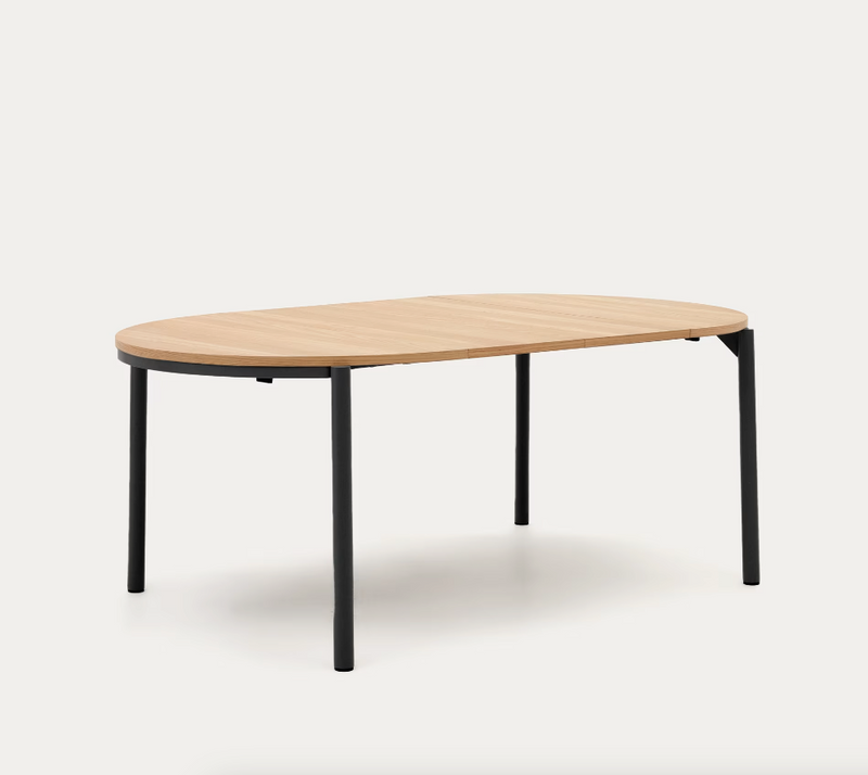 MONTUIRI Okrugli stol na razvlačenje od hrastovog furnira i čeličnih nogu