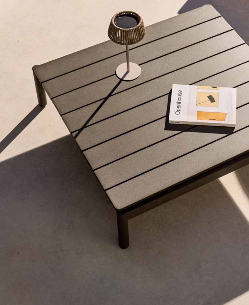 SORELLS stolić za kavu u zelenom aluminiju 89 x 91 cm