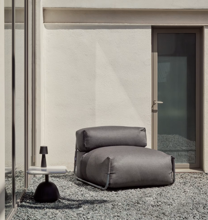 SQUARE Ležaljka s naslonom u bež boji s crnim aluminijem