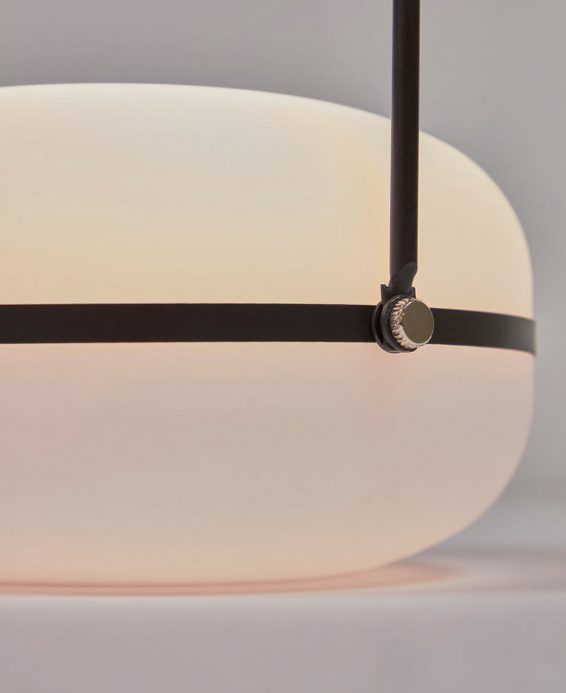 TEA Stolna lampa od polietilena i metala s crnom završnom obradom