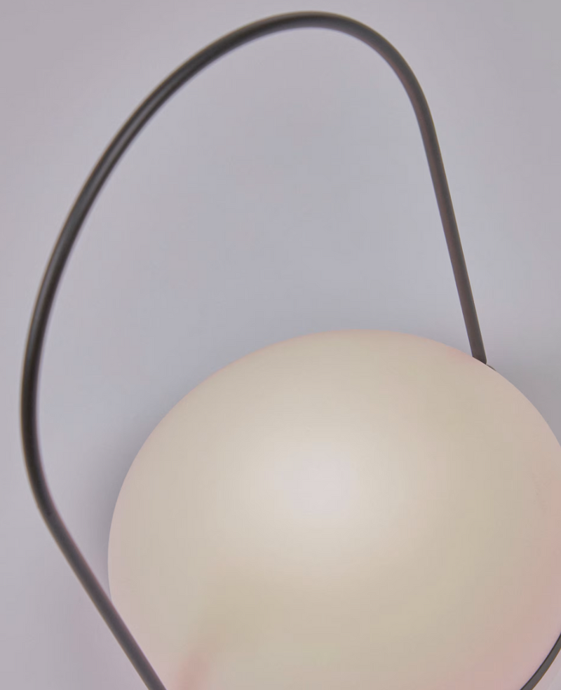 TEA Stolna lampa od polietilena i metala s crnom završnom obradom