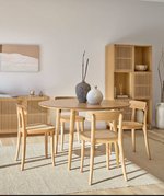 OQUI Ovalni stol na razvlačenje s hrastovim furnirom i nogama od punog drva, Ø 120 (200) x 120 cm