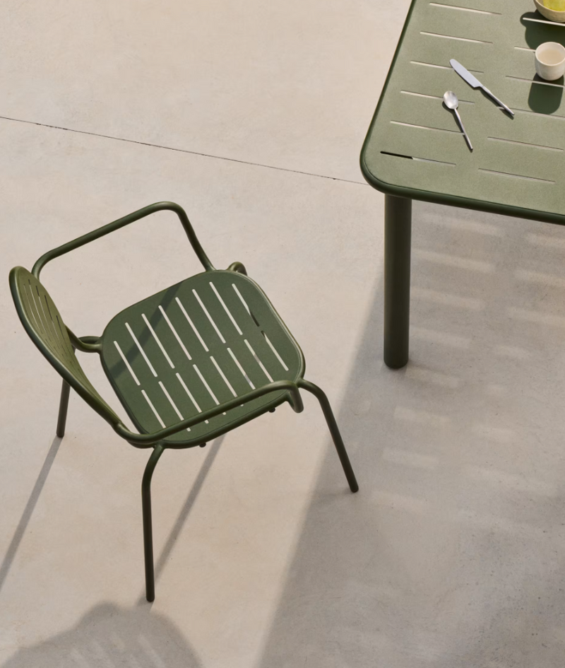 BRAI Vrtna stolica koja se može slagati s naslonima za ruke od zelenog pocinčanog čelika