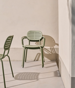 BRAI Vrtna stolica koja se može slagati s naslonima za ruke od zelenog pocinčanog čelika