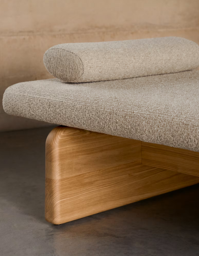 TOPAZ Divan u bež šenil boji s masivnim jasenovim drvom u prirodnoj završnoj obradi, 200 cm FSC 100%