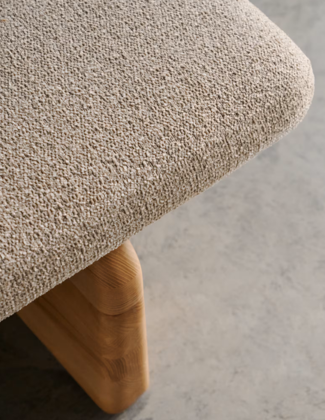 TOPAZ Divan u bež šenil boji s masivnim jasenovim drvom u prirodnoj završnoj obradi, 200 cm FSC 100%