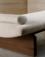 TOPAZ Divan u bež šenil boji s masivnim jasenovim drvom u prirodnoj završnoj obradi, 200 cm FSC 100%