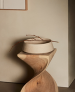 HAKON Pomoćni stolić od punog drva kišnog stabla, 30 x 30 cm