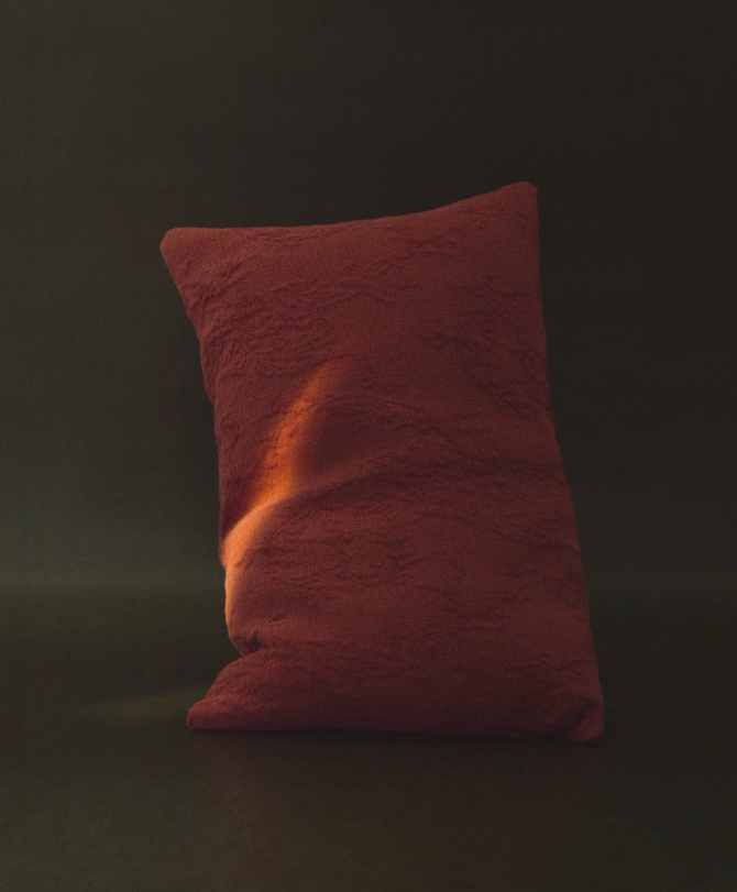 VELINA Cushion cover in red washed linen jacquard with floral design 30 x 50 cm