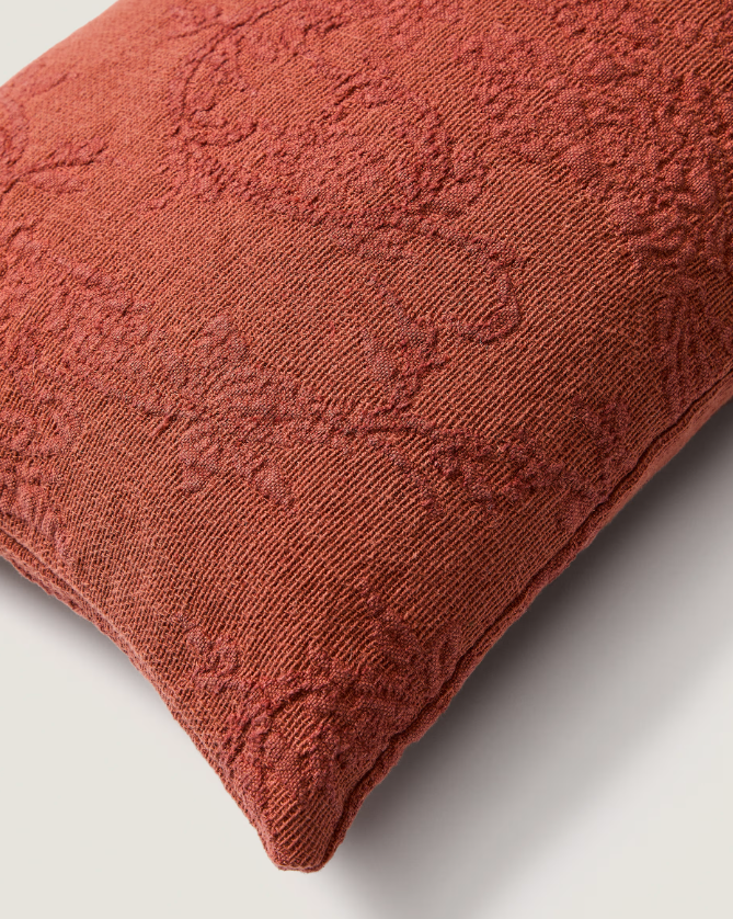 VELINA Cushion cover in red washed linen jacquard with floral design 30 x 50 cm